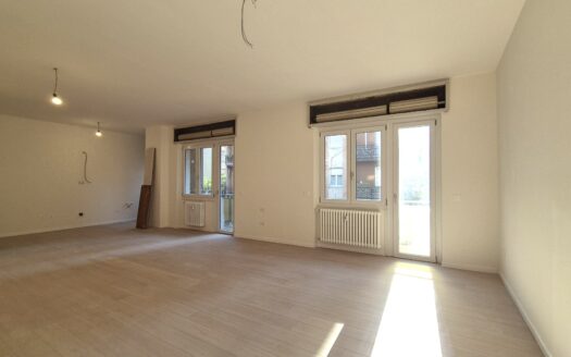 AMPIO QUADRILOCALE COMPLETAMENTE RISTRUTTURATO  LEGNANO VIA CAVOUR N. 26