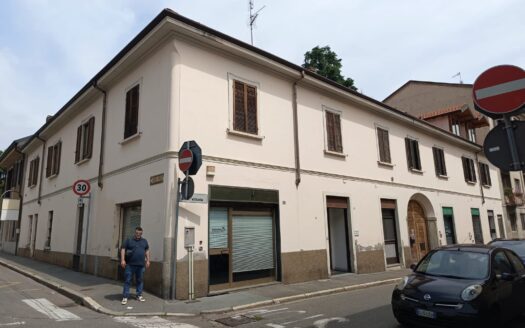 LEGNANO CENTRO – APPARTAMENTO IN CORTE SU 2 LIVELLI di 150mq