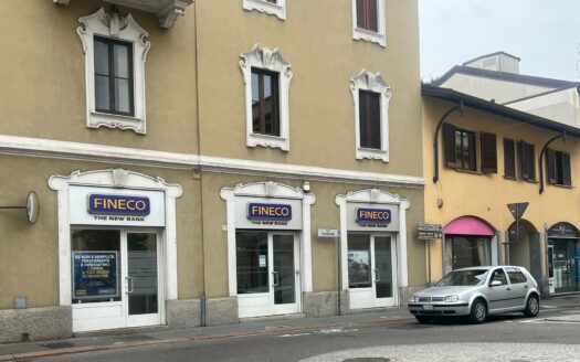 LEGNANO CORSO GARIBALDI – AFFITTASI NEGOZIO CON 3 VETRINE  Legnano Corso Garibaldi 171
