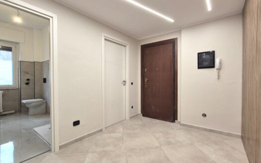 AMPIO TRILOCALE RISTRUTTURATO CON CANTINA E BOX AUTO  LEGNANO – VIA GENOVA 110