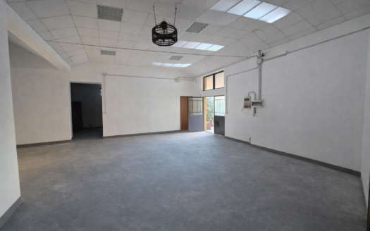 AMPIO LABORATORIO CONVERTIBILE IN ABITAZIONE