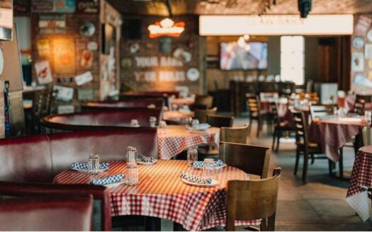 PANINOTECA – BURGER BAR IN VENDITA