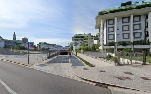 VENDITA POSTO AUTO COPERTI AREA CANTONI