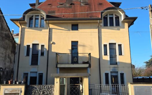 BILOCALE CON GIARDINO E POSTO AUTO  LEGNANO – VIA PLINIO N. 17